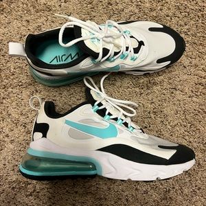 Nike tennis shoes- GENTLY WORN